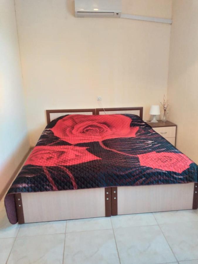 Solnechny Bereg Guest House Гудаута Екстер'єр фото