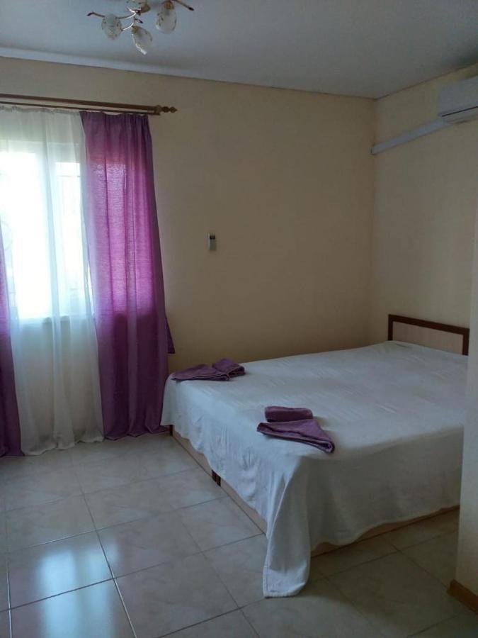 Solnechny Bereg Guest House Гудаута Екстер'єр фото