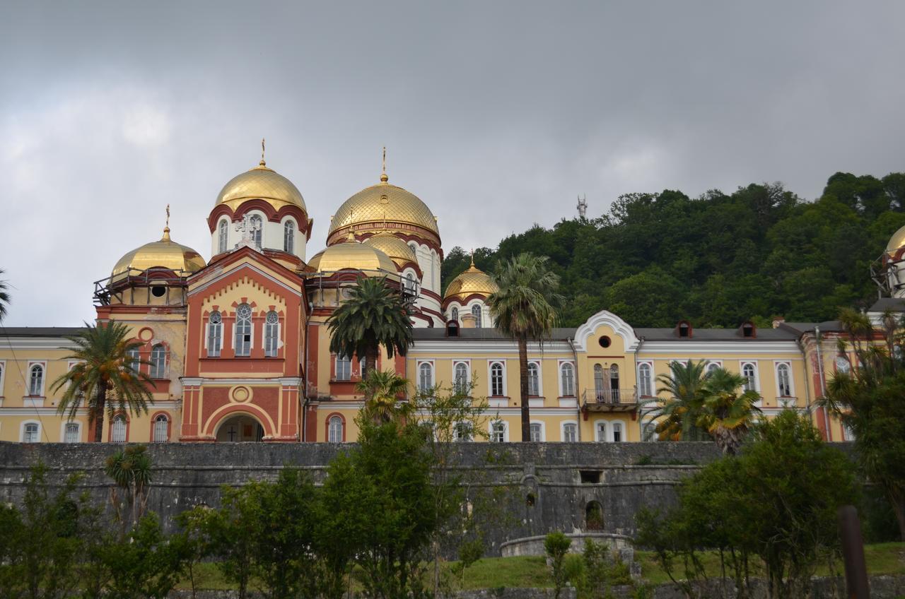 Solnechny Bereg Guest House Гудаута Екстер'єр фото