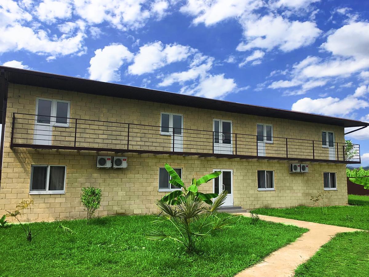 Solnechny Bereg Guest House Гудаута Екстер'єр фото