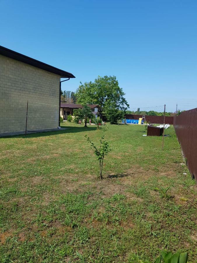 Solnechny Bereg Guest House Гудаута Екстер'єр фото